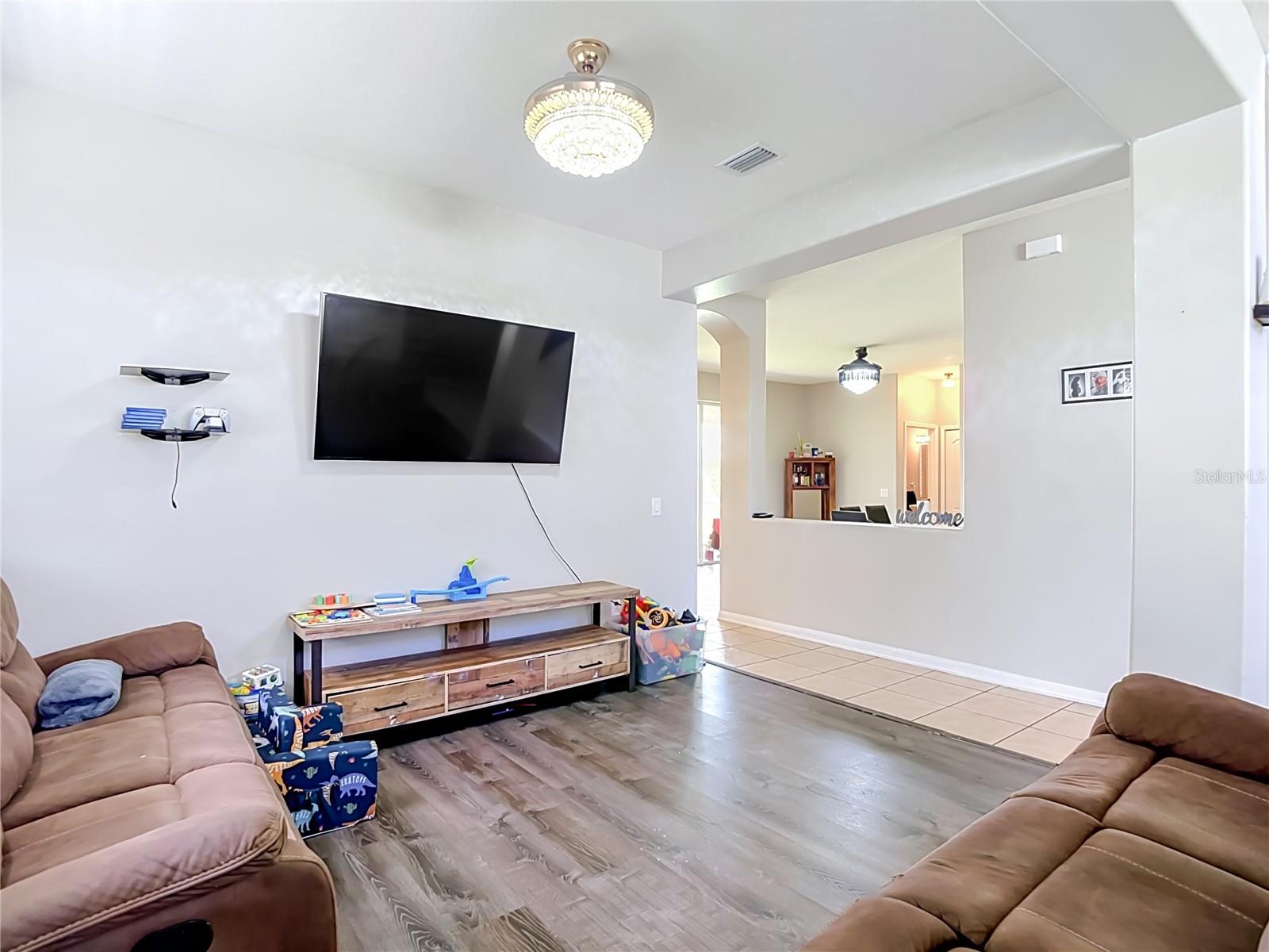 4129 TARKINGTON DR — photo 11