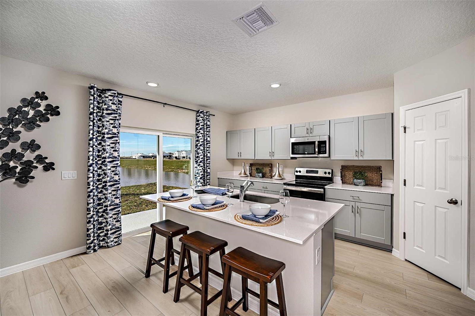 15201 MAUDE LANDING LOOP — photo 2