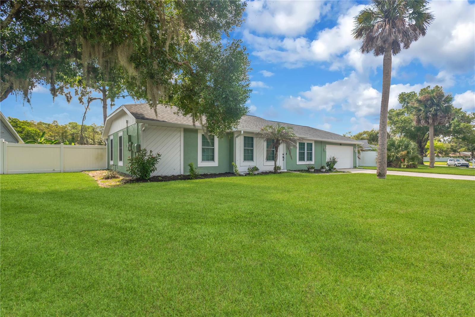 819 JACARANDA DR — photo 34