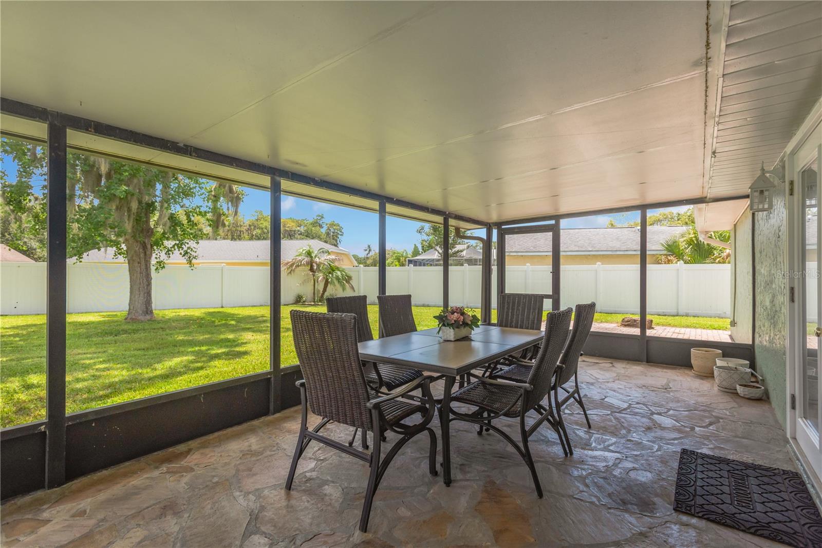 819 JACARANDA DR — photo 22