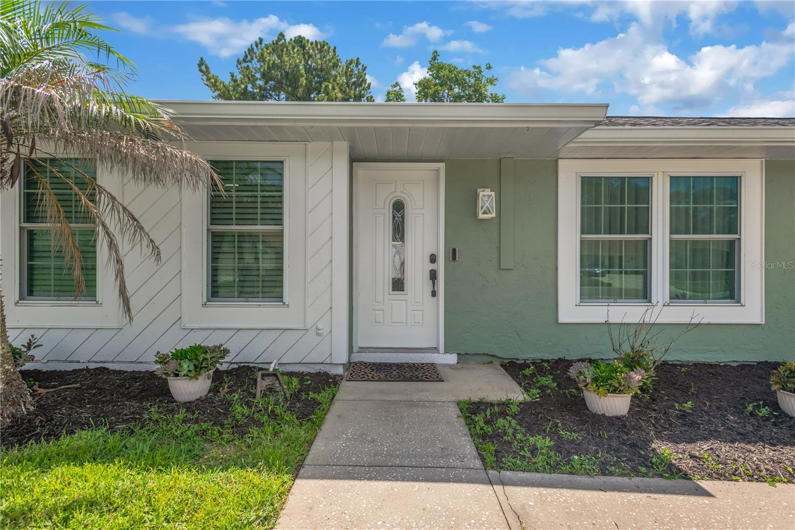 819 JACARANDA DR — photo 2