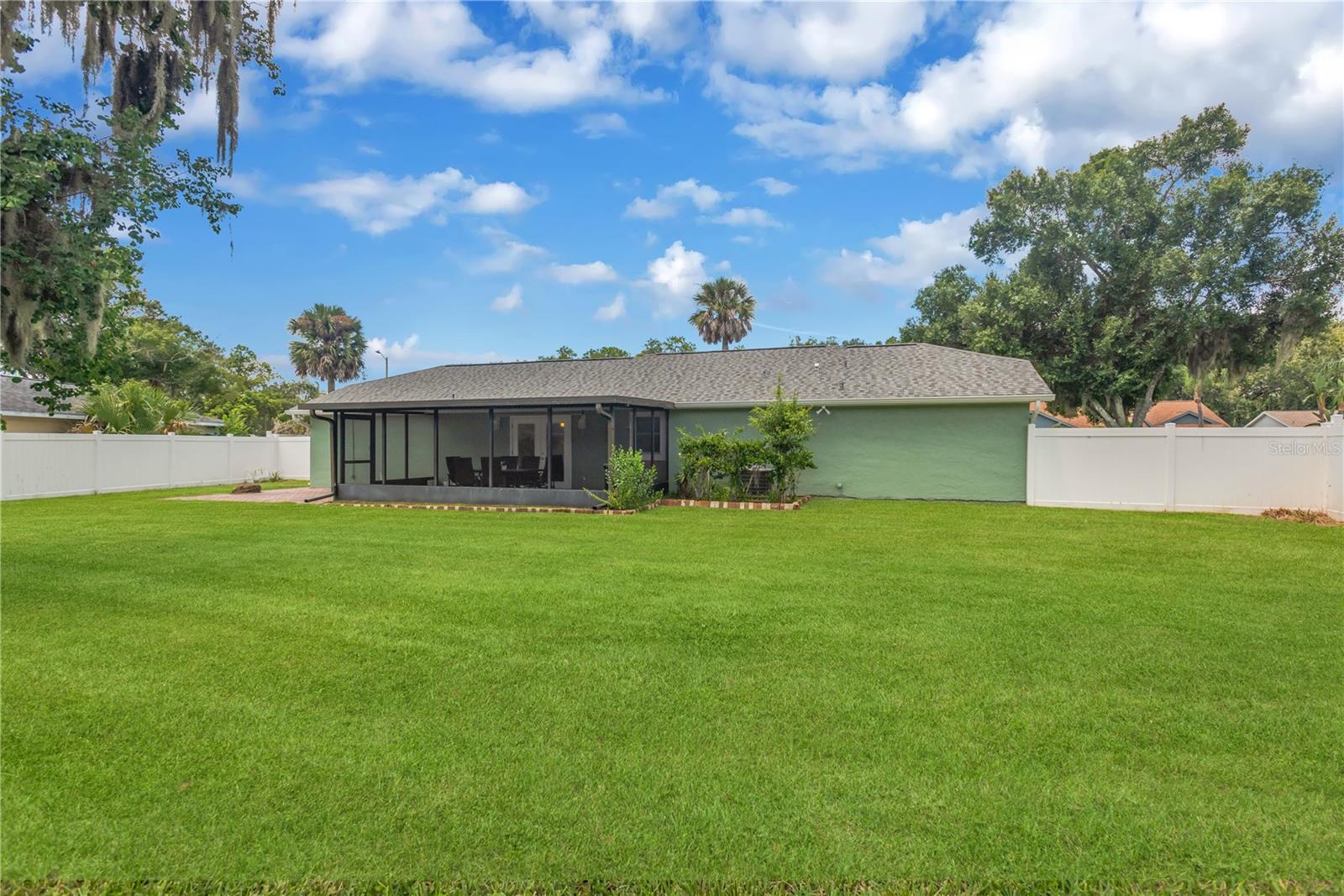 819 JACARANDA DR — photo 27