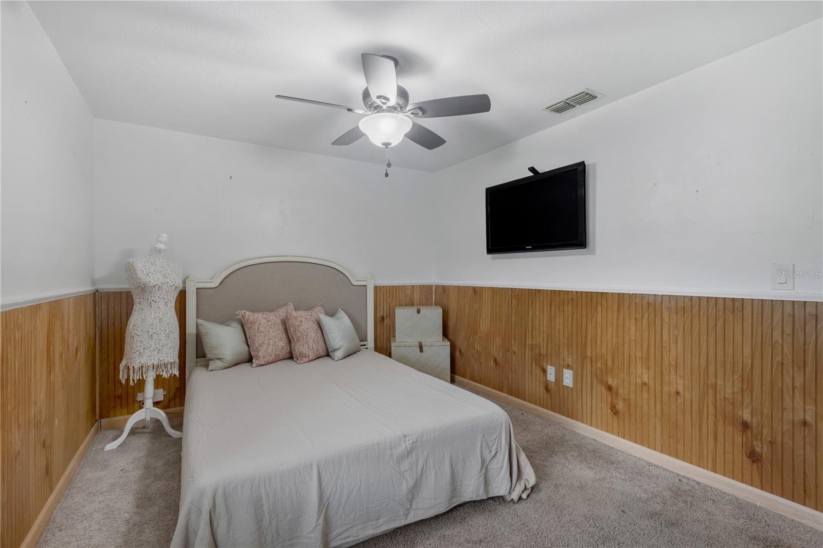 819 JACARANDA DR — photo 19