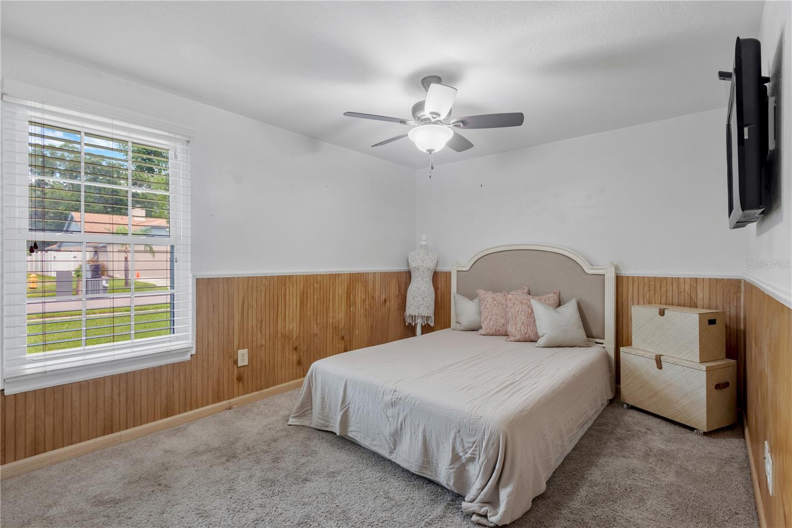 819 JACARANDA DR — photo 18
