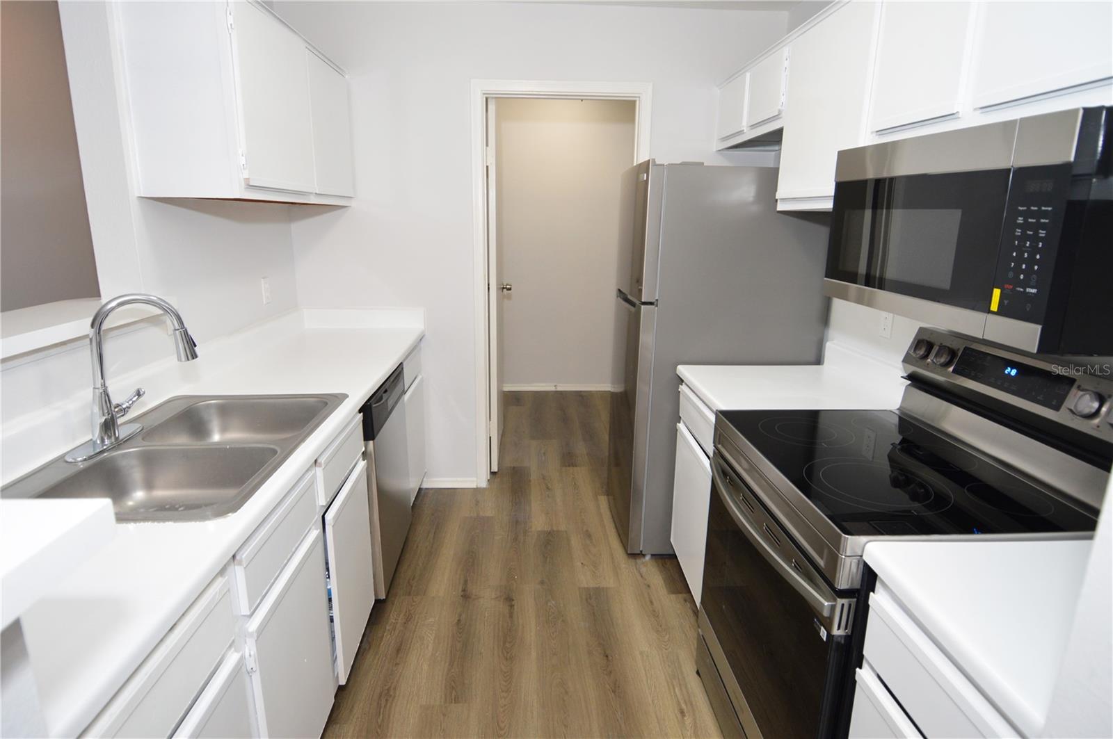 1400 GANDY BLVD N #816 — photo 10