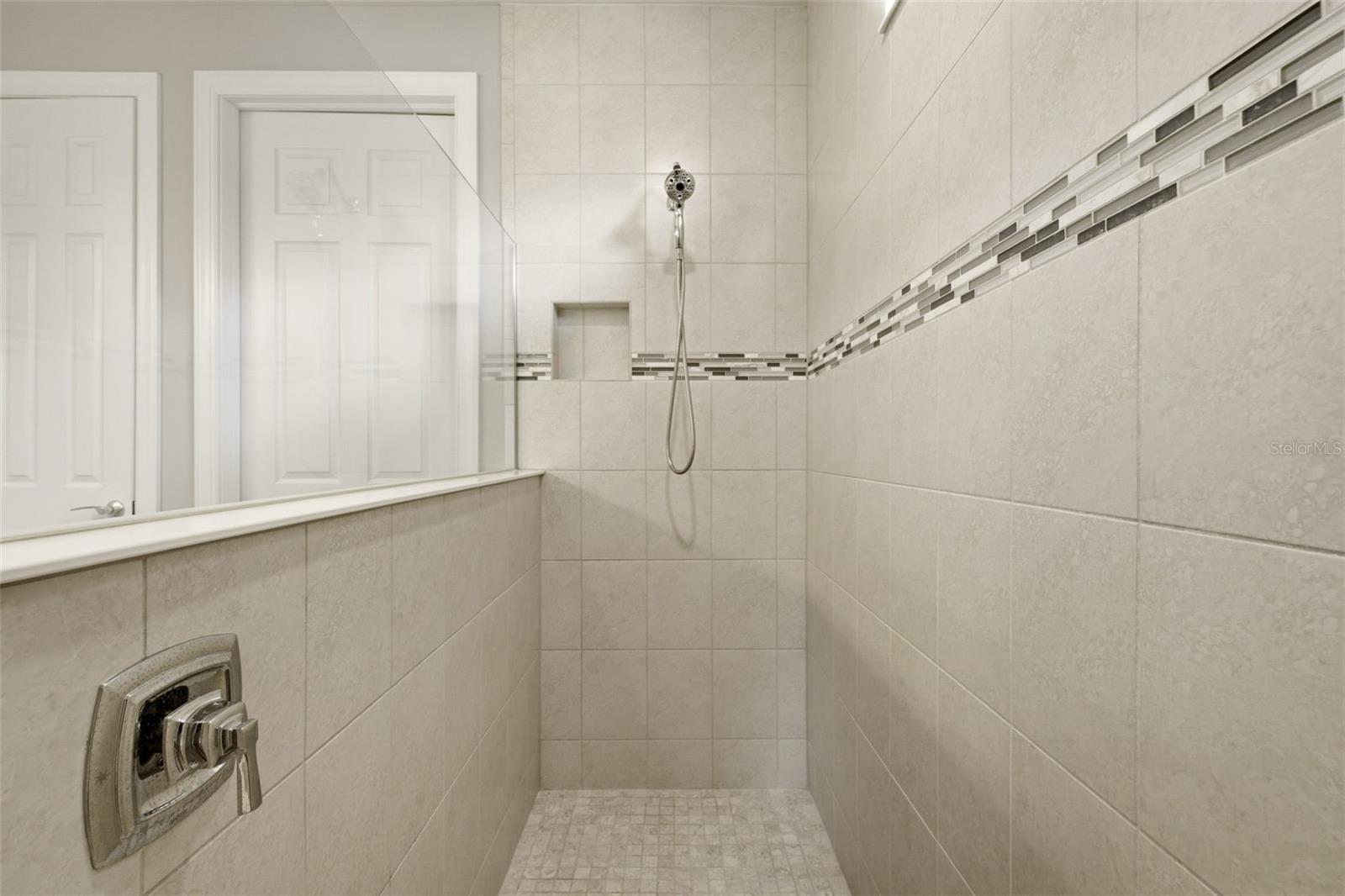 6839 CHESTER TRL — photo 24