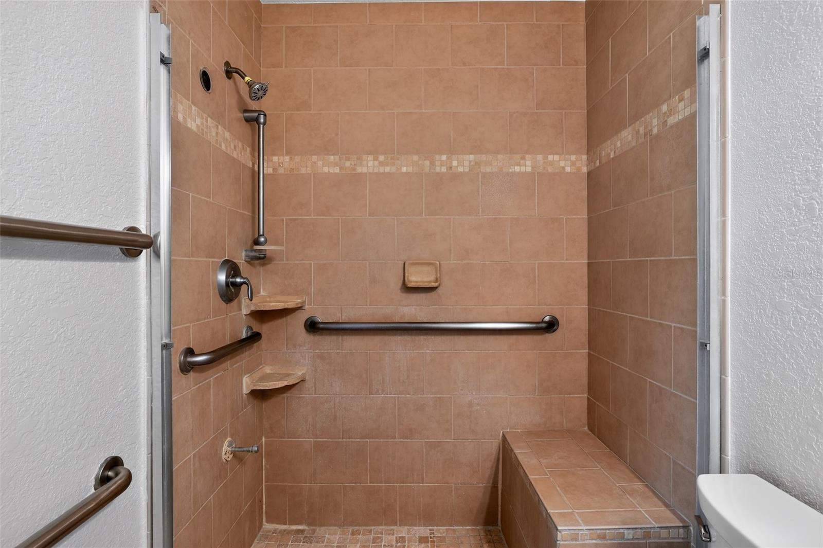 4015 DELLBROOK DR — photo 24