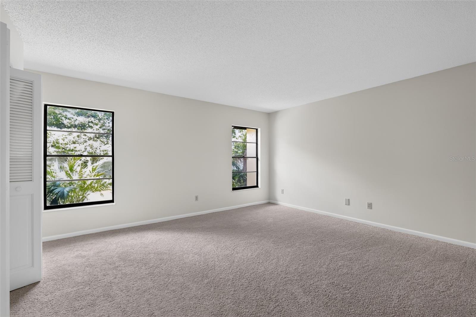 4015 DELLBROOK DR — photo 18