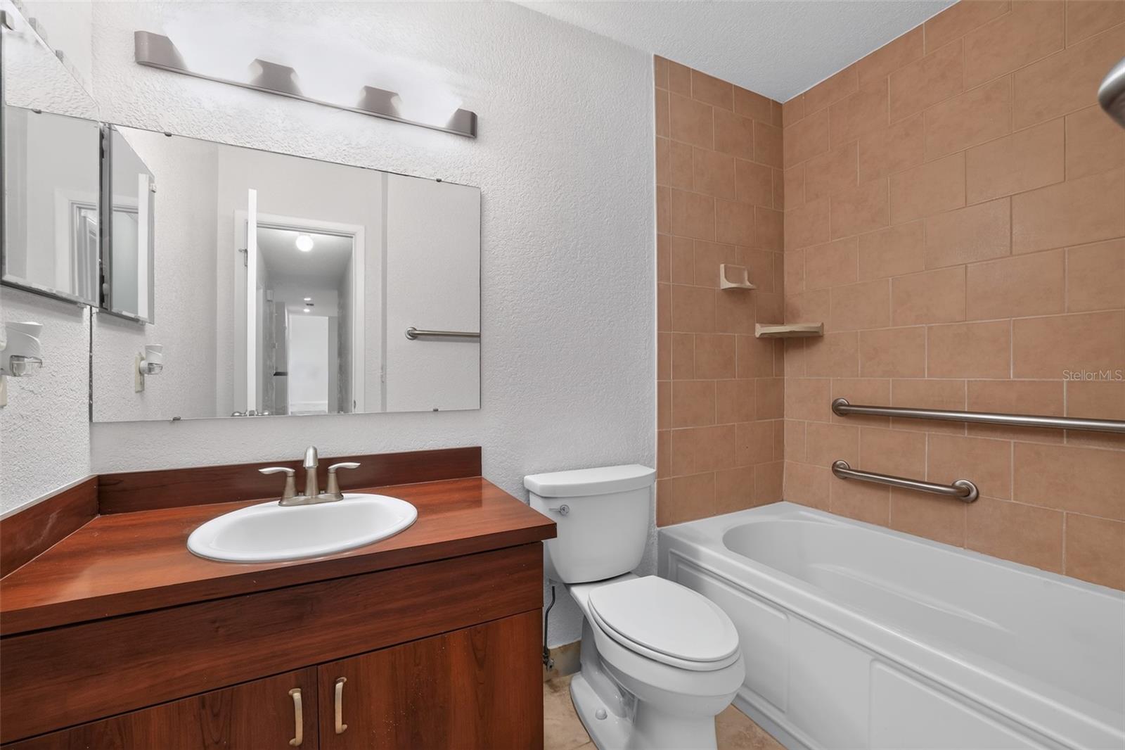 4015 DELLBROOK DR — photo 25