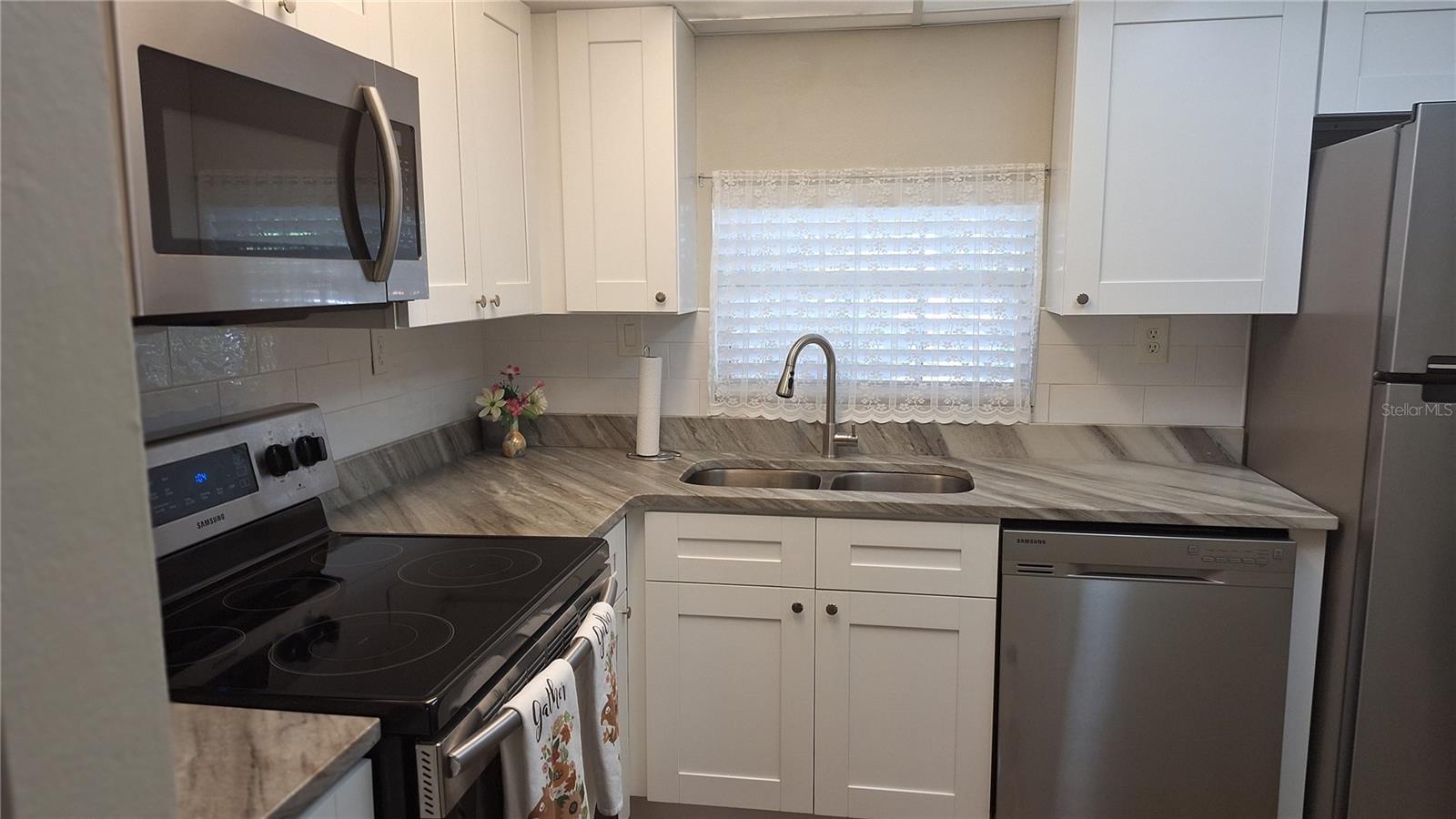 809 RUSSELL LN #323 — photo 2