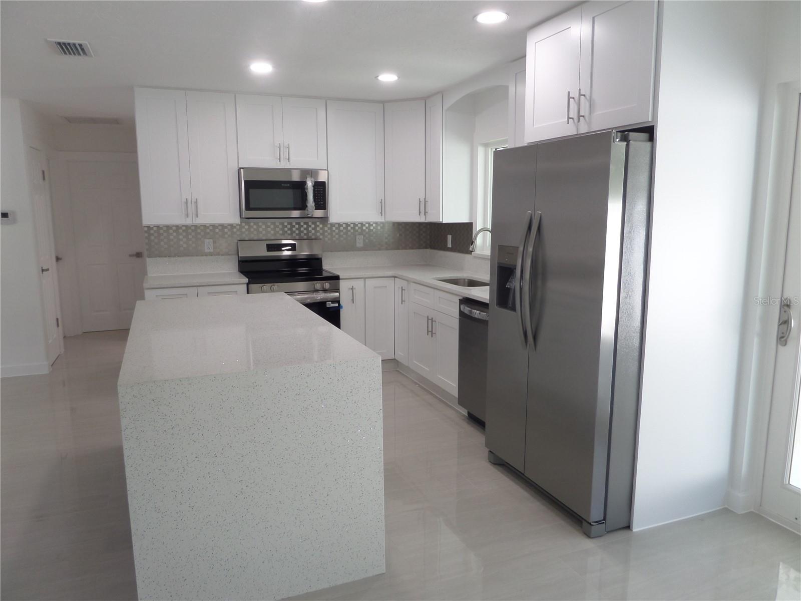 4925 SILK OAK DR — photo 15