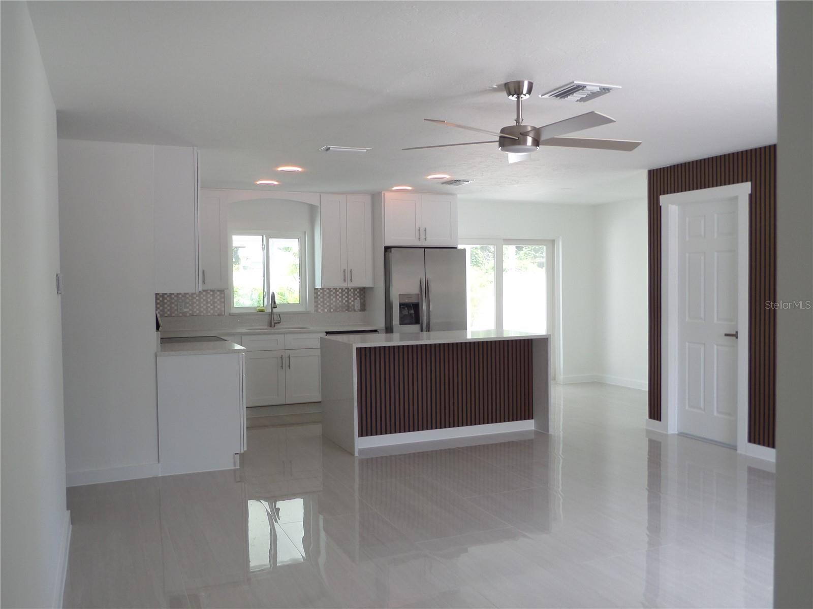 4925 SILK OAK DR — photo 2