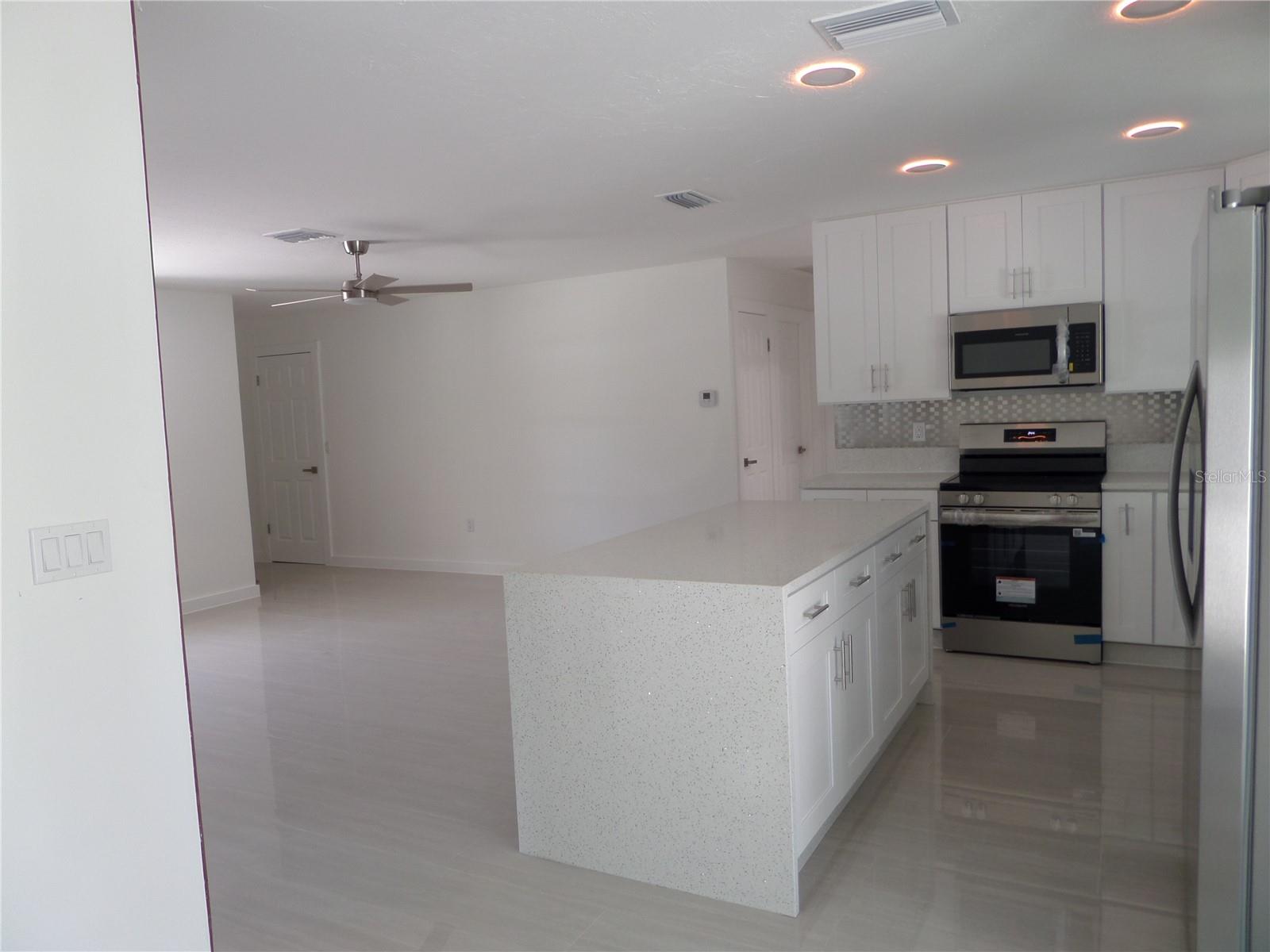 4925 SILK OAK DR — photo 11