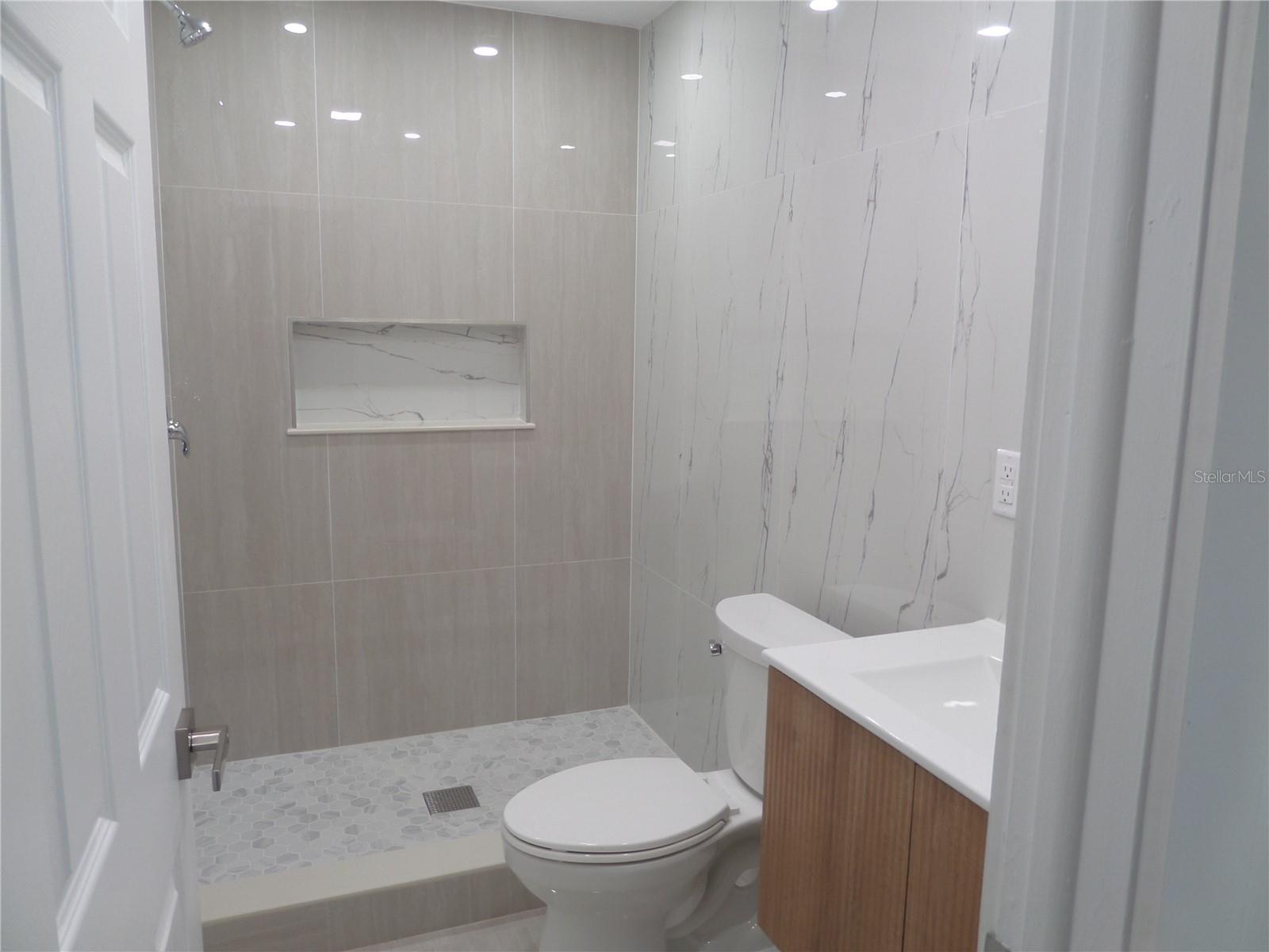 4925 SILK OAK DR — photo 39