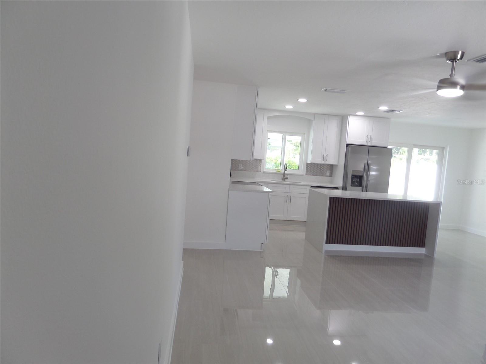 4925 SILK OAK DR — photo 10