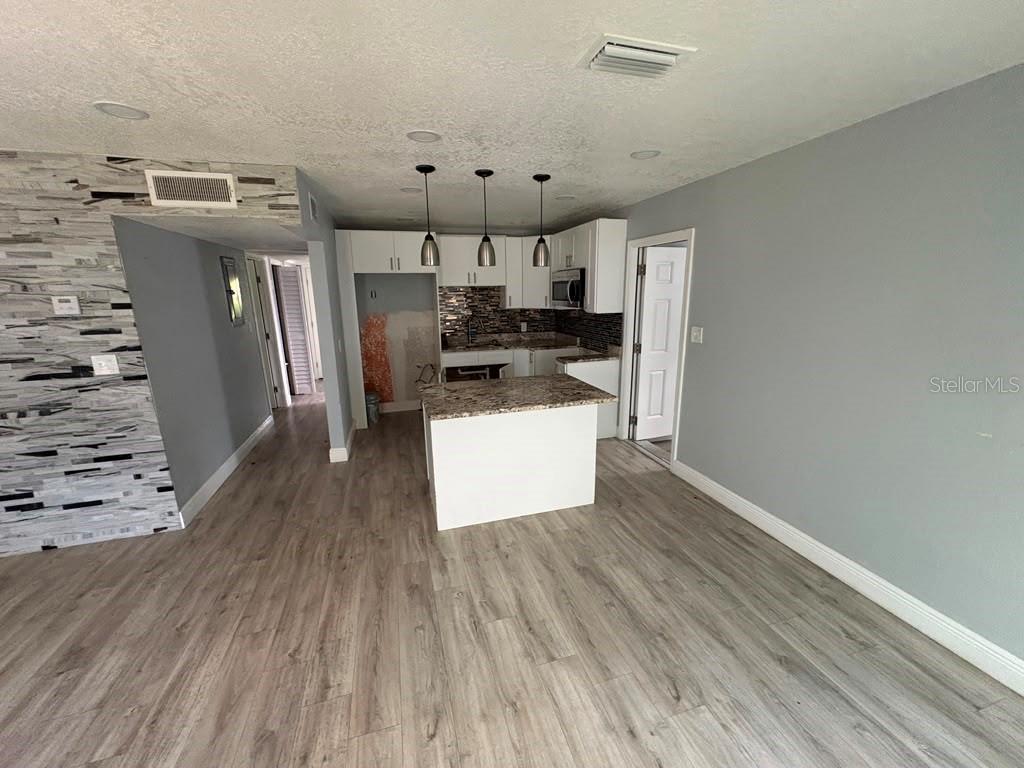3206 E EMMA ST — photo 2