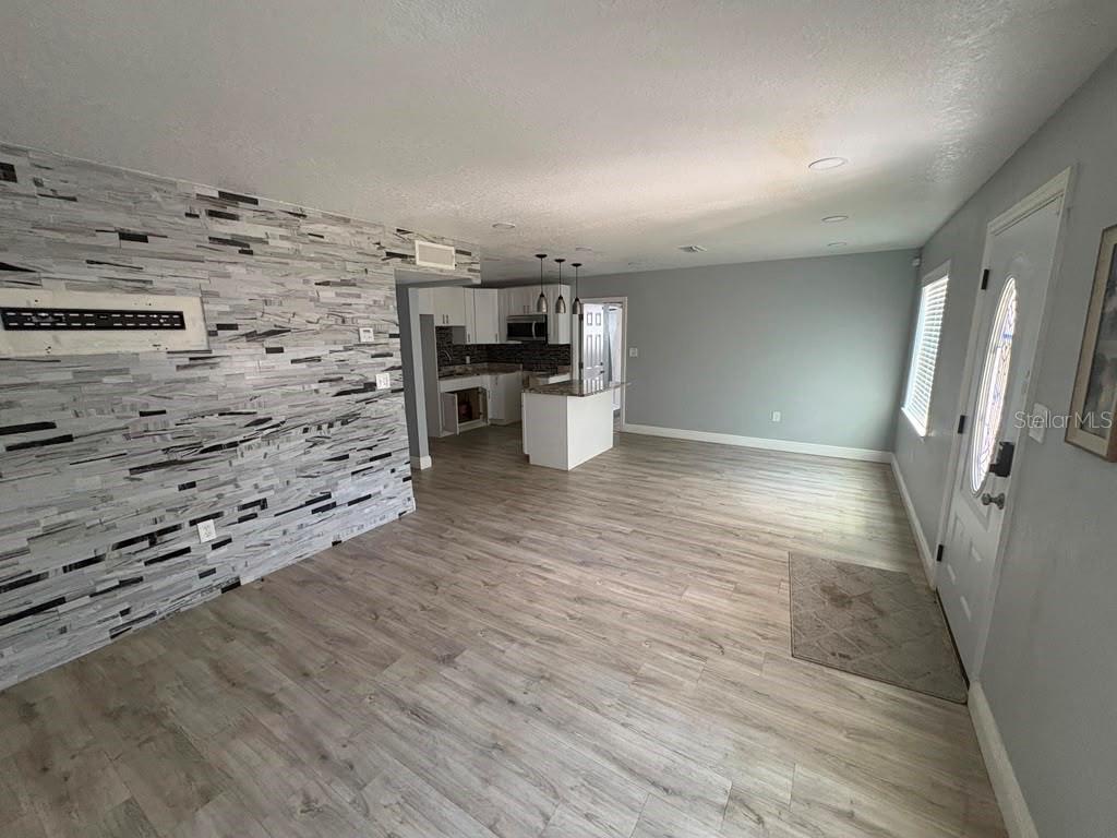 3206 E EMMA ST — photo 3