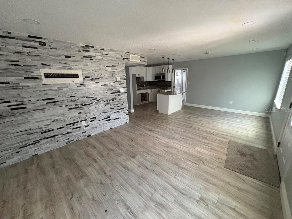 3206 E EMMA ST — photo 4