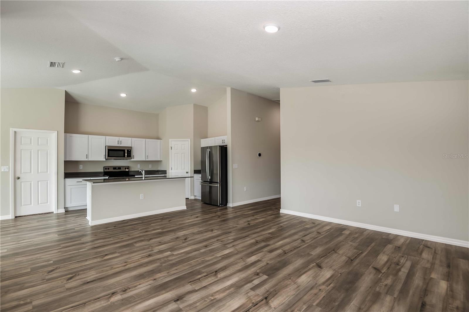 36644 THORNHEDGE DR — photo 11