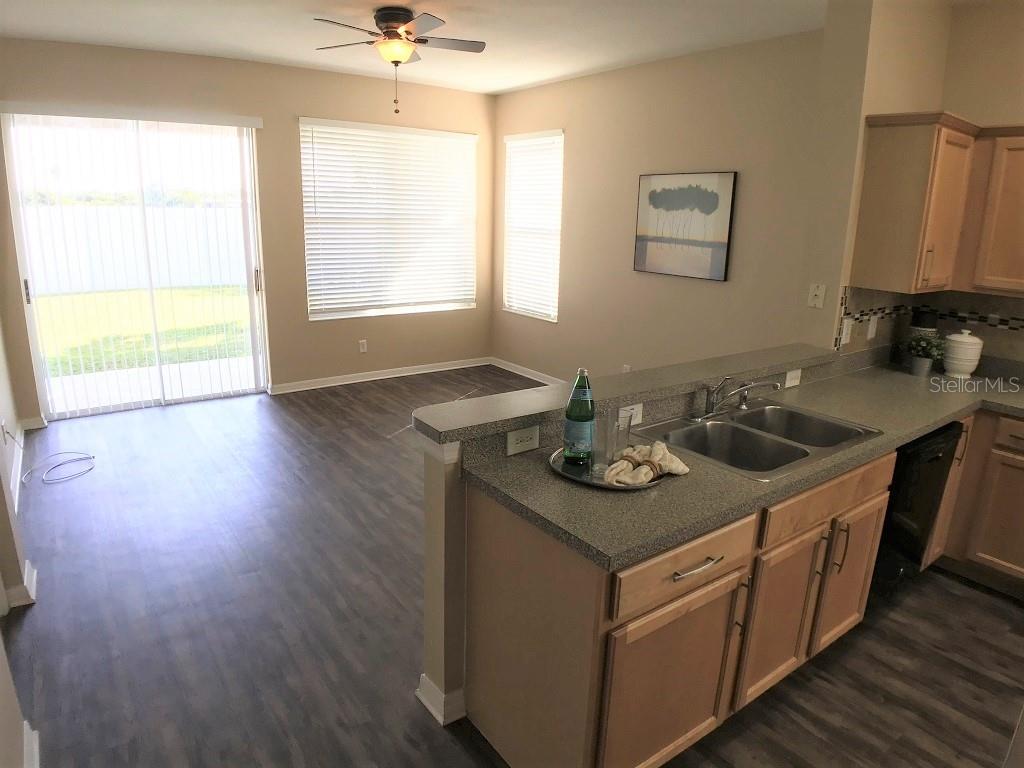 8539 DEER CHASE DR — photo 22