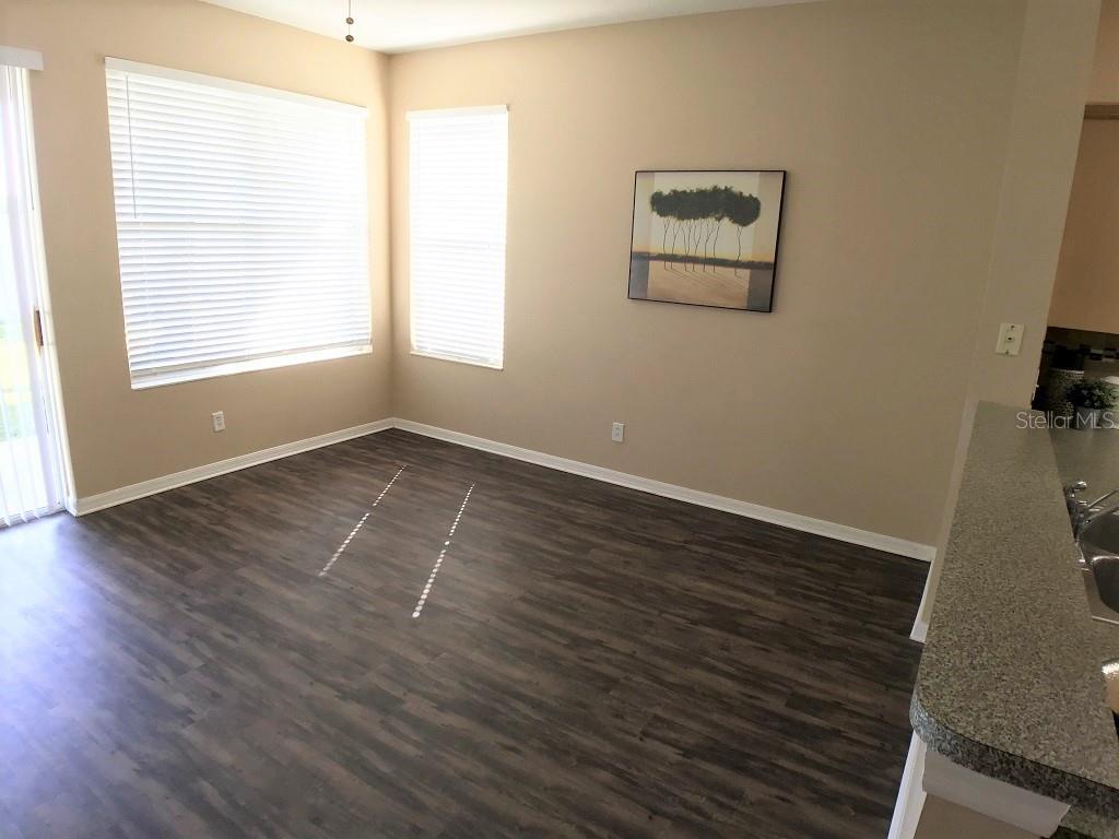 8539 DEER CHASE DR — photo 10