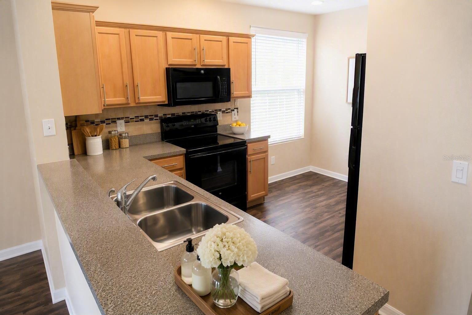 8539 DEER CHASE DR — photo 5