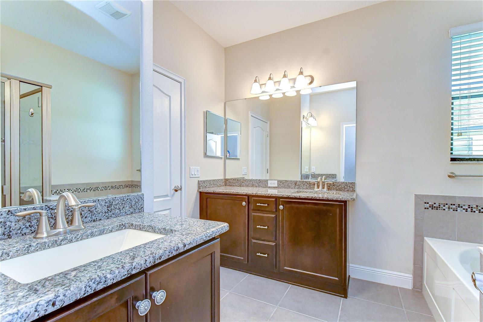 826 VINO VERDE CIR — photo 16