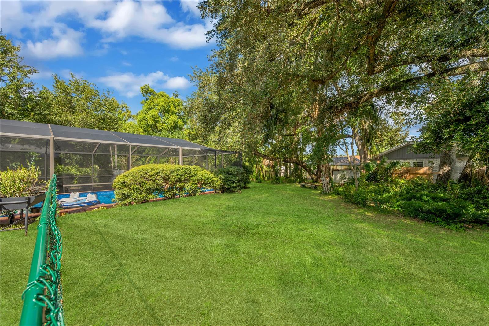 1708 WOODBINE DR — photo 45