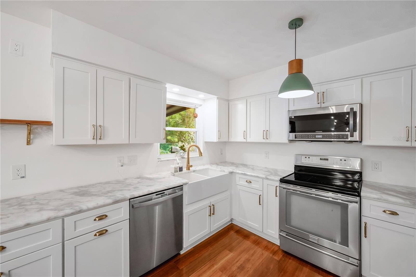 1708 WOODBINE DR — photo 3