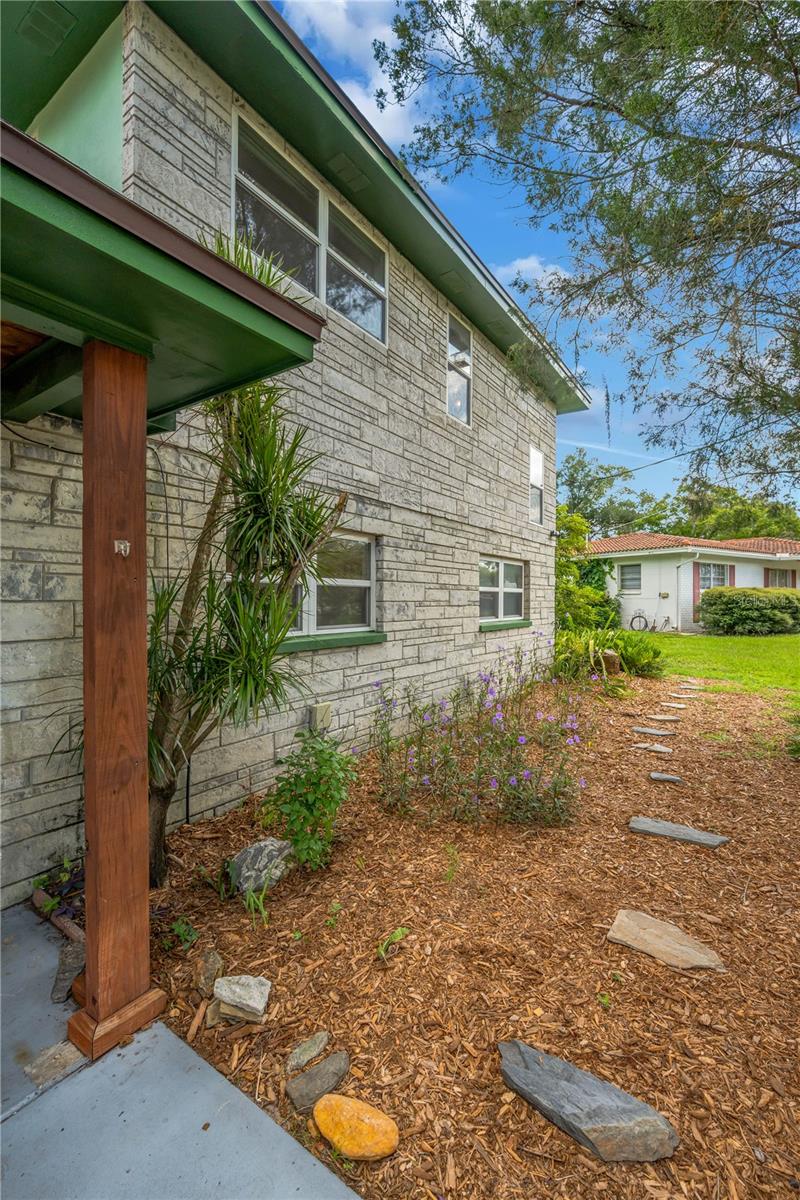 1708 WOODBINE DR — photo 8
