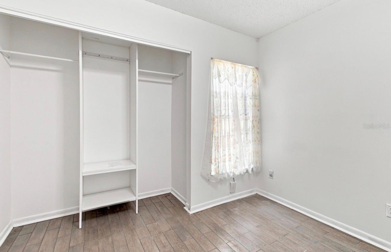 1932 GREGORY DR — photo 27