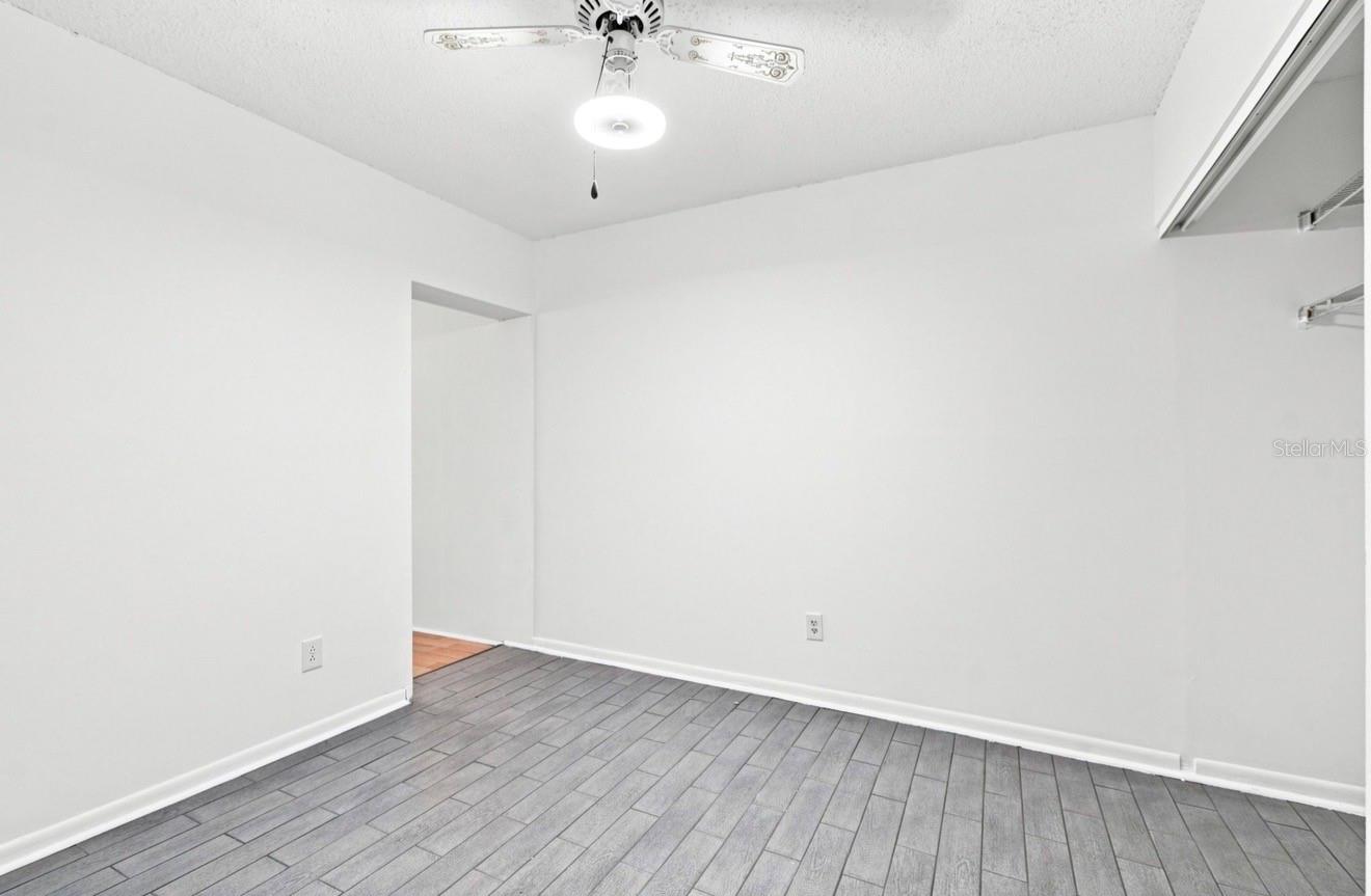 1932 GREGORY DR — photo 36