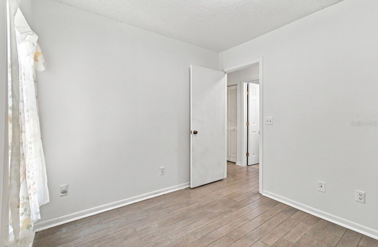 1932 GREGORY DR — photo 26
