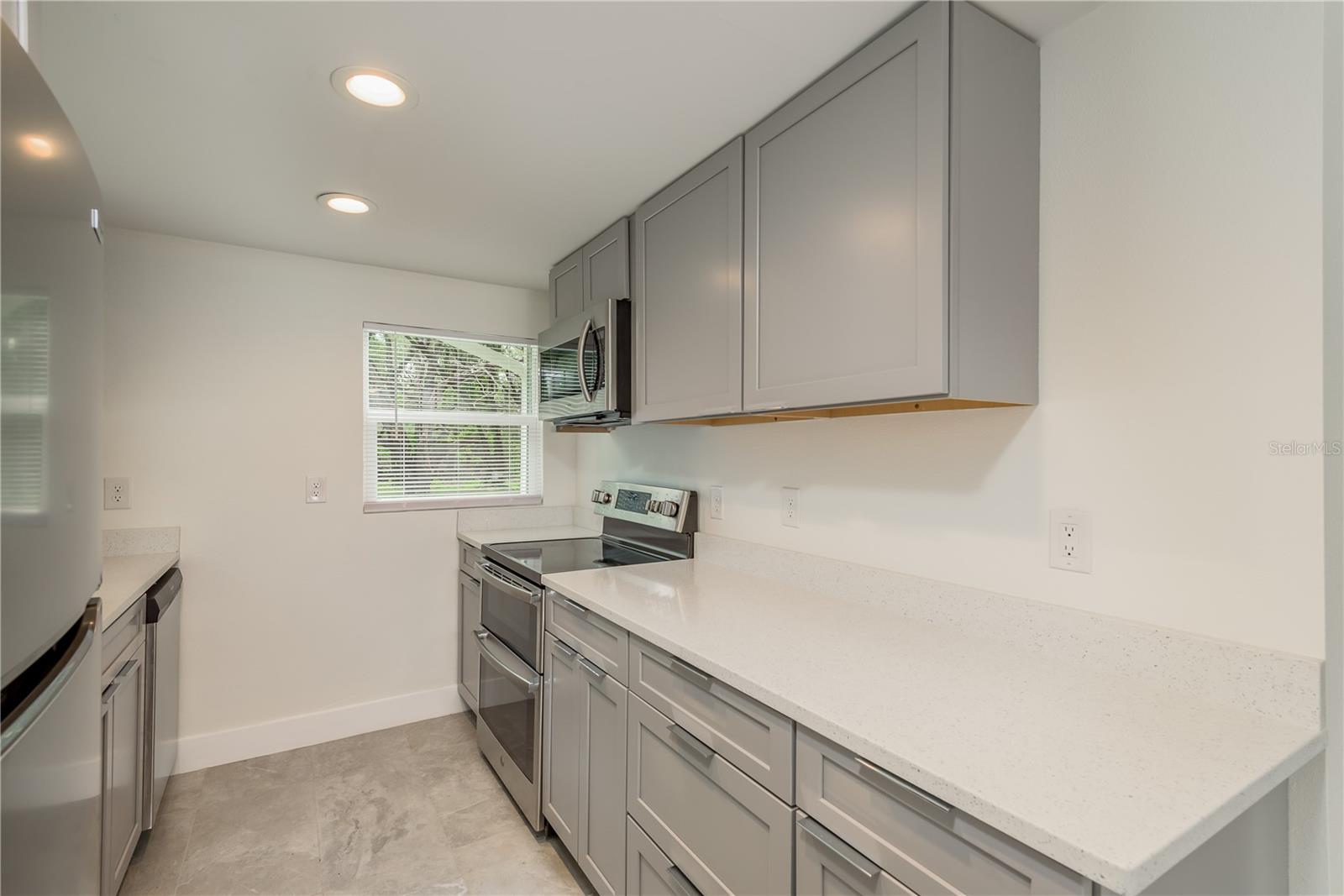 8120 MARCHANT DR — photo 8