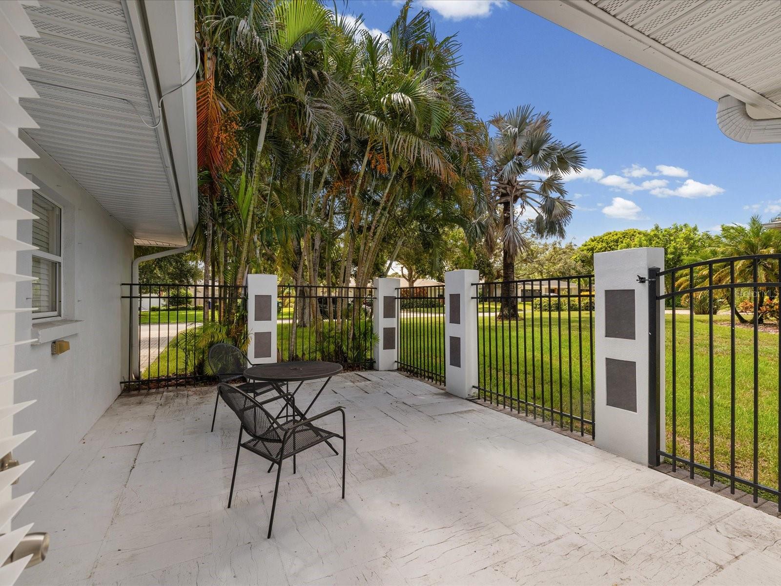 118 LIVE OAK LN — photo 17