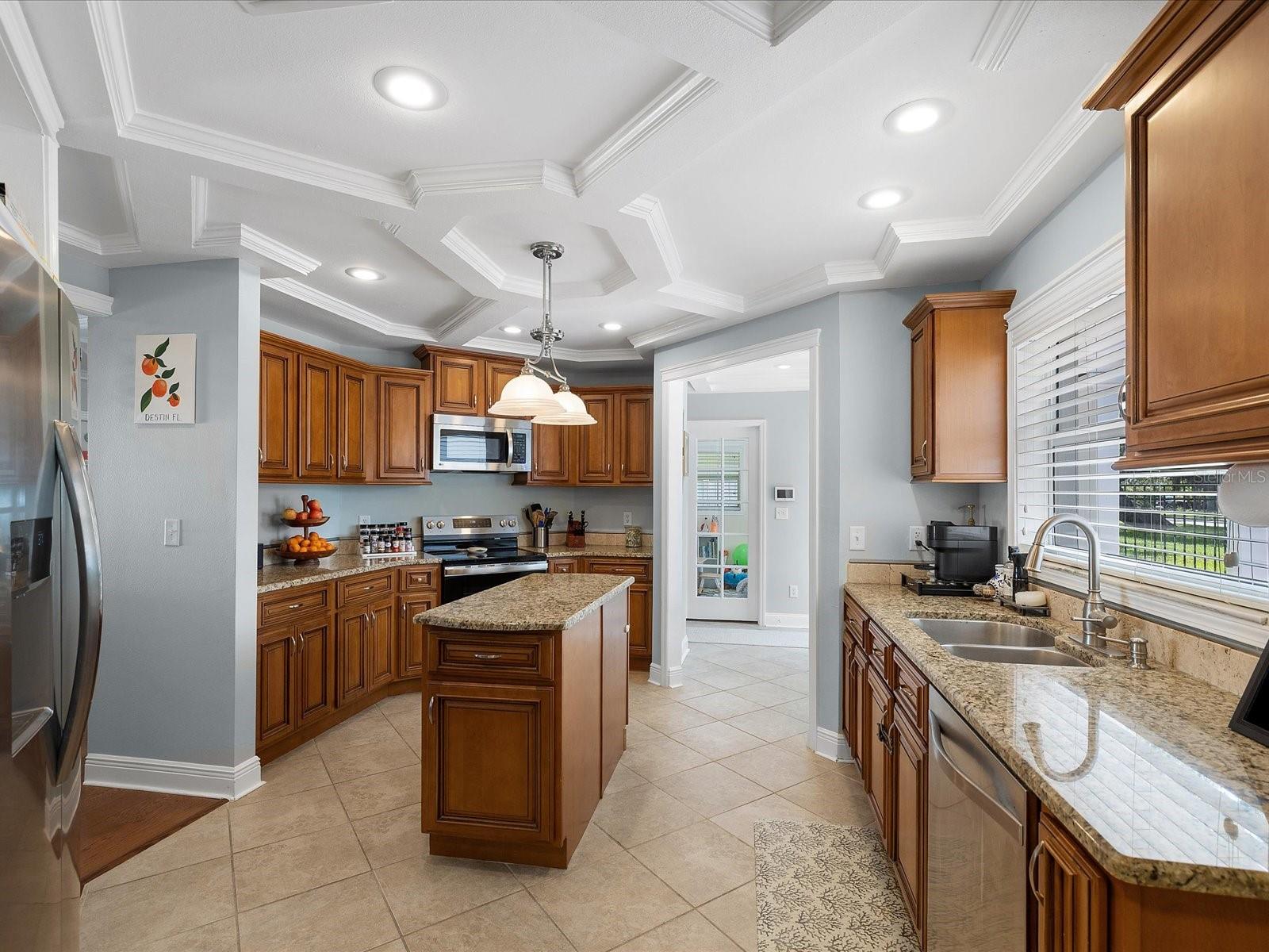 118 LIVE OAK LN — photo 6