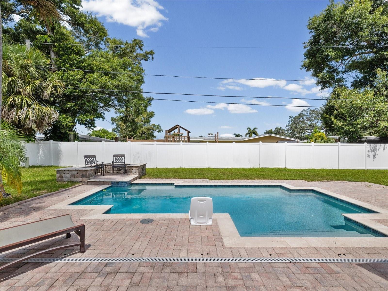 118 LIVE OAK LN — photo 29
