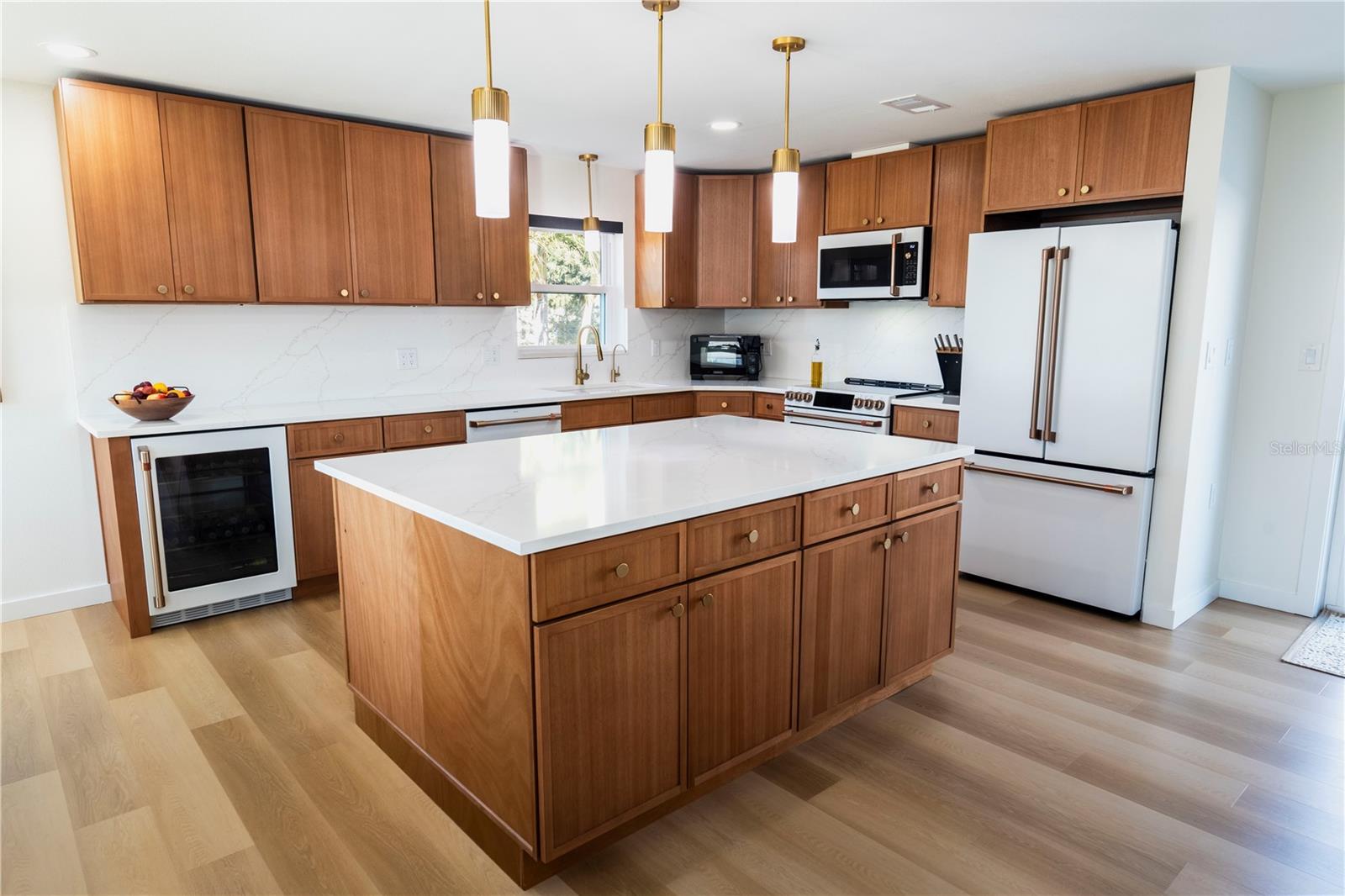 705 GULF BLVD — photo 3