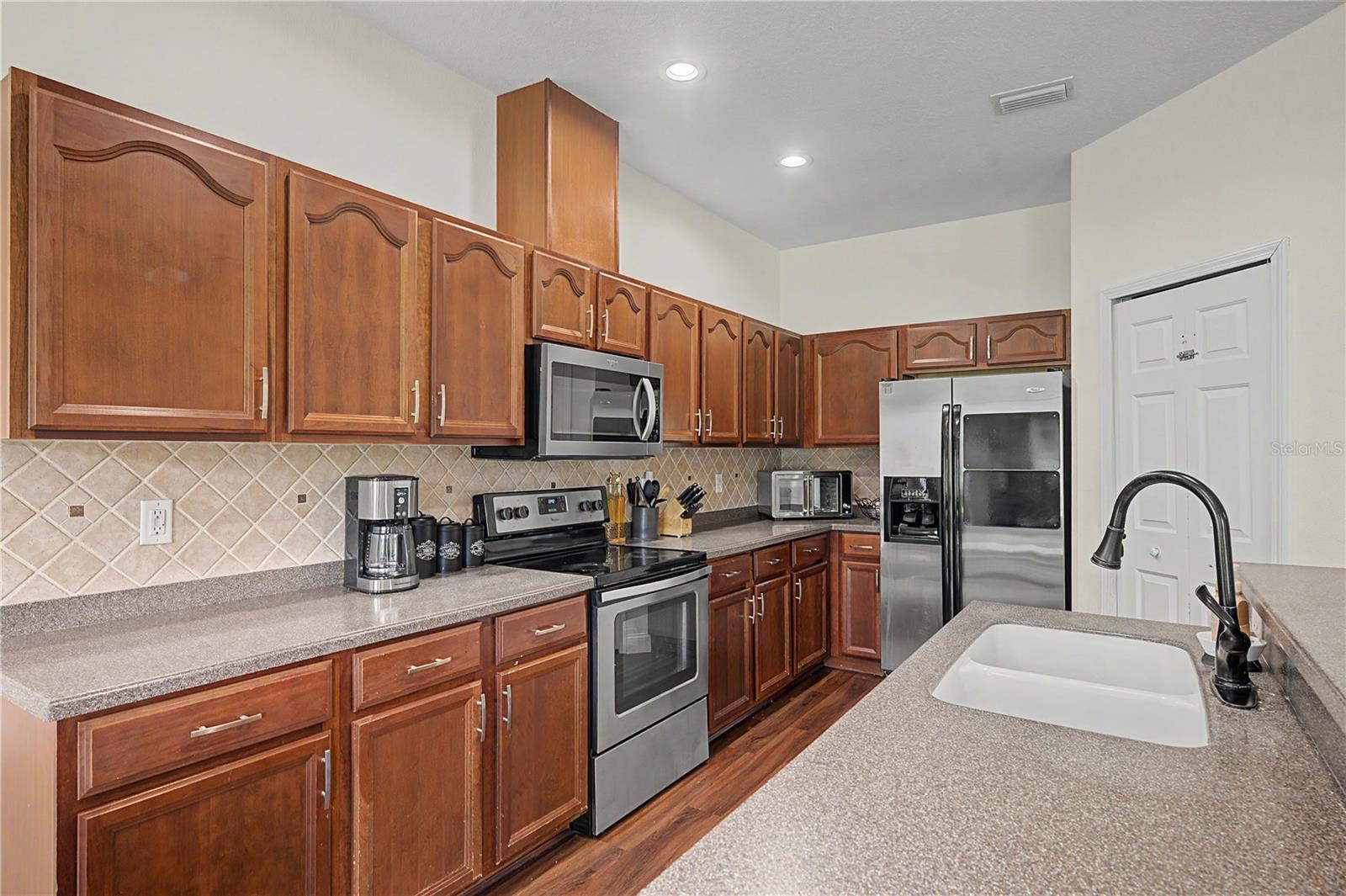9837 JASMINE BROOK CIR — photo 17