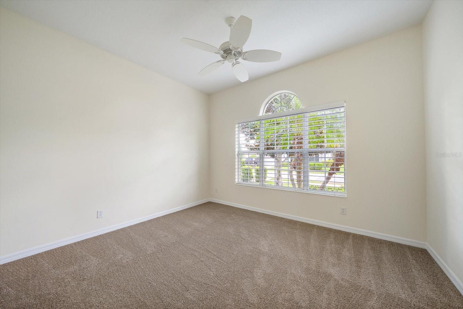 4672 CLAREMONT PARK — photo 21