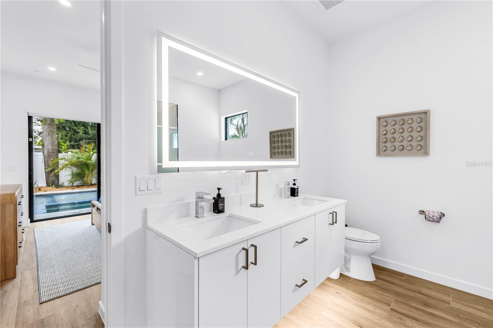 2345 TEMPLE ST — photo 39