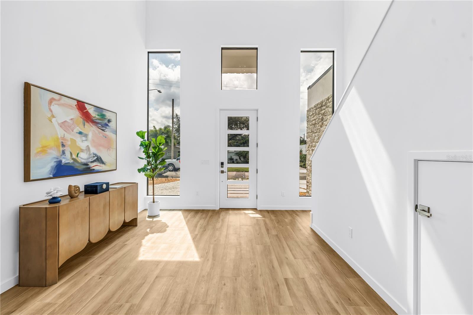 2345 TEMPLE ST — photo 5