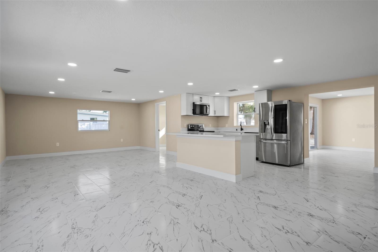 6211 CORNELL RD — photo 4