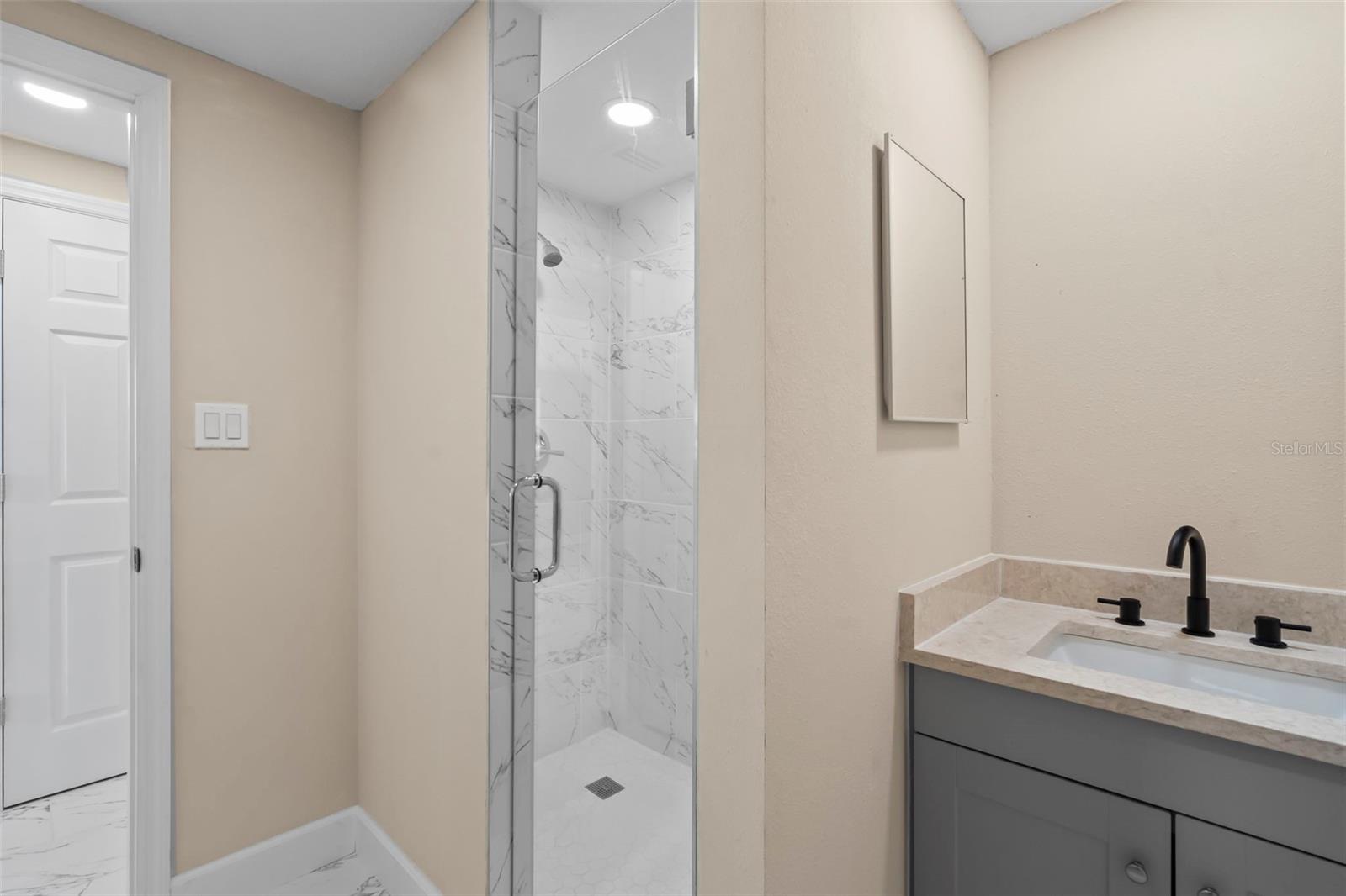 6211 CORNELL RD — photo 15
