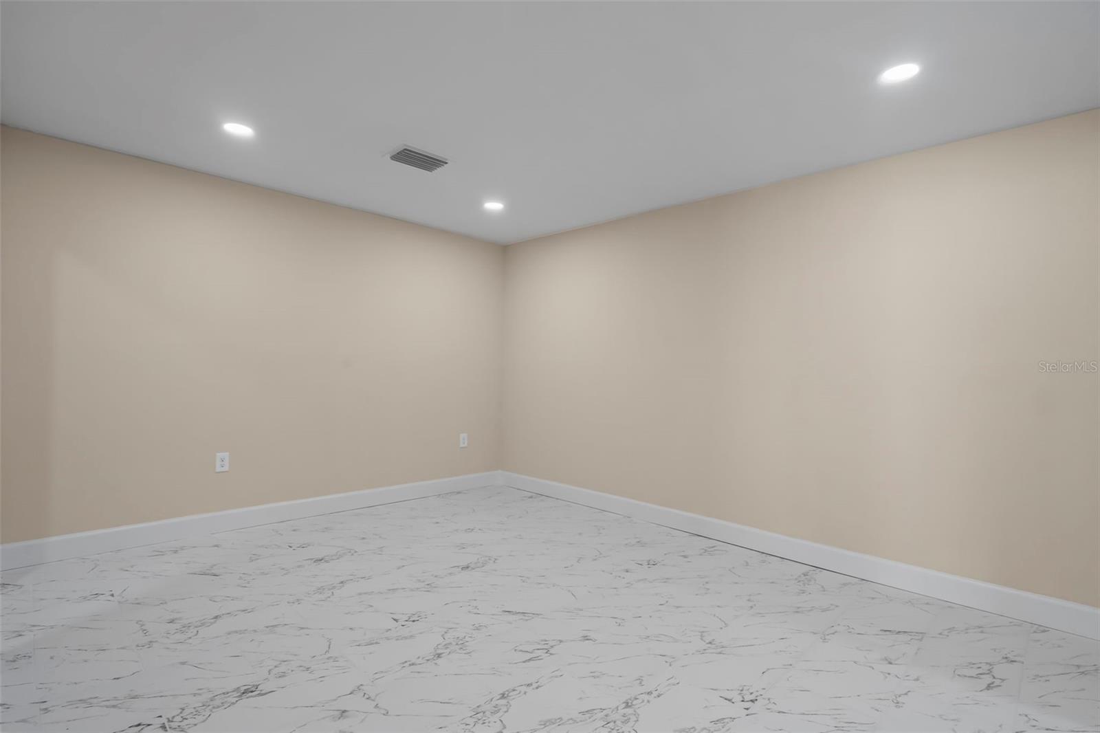 6211 CORNELL RD — photo 25