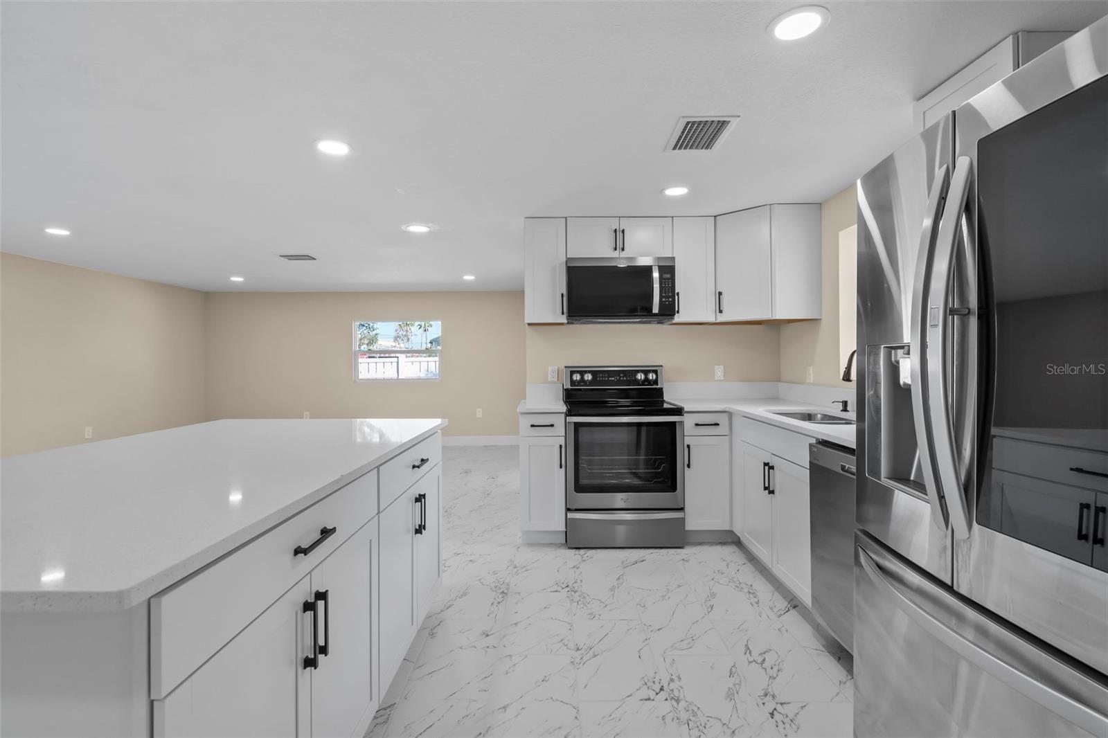 6211 CORNELL RD — photo 10