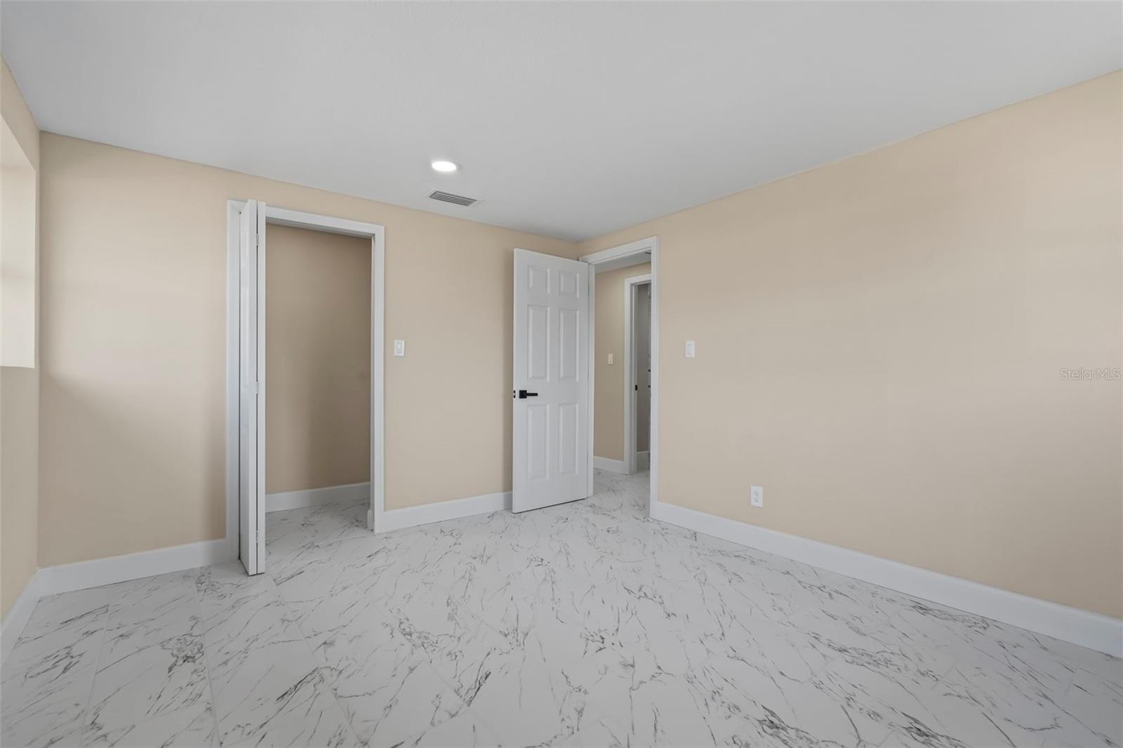 6211 CORNELL RD — photo 17