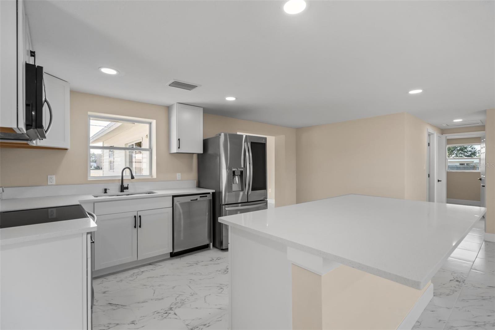 6211 CORNELL RD — photo 9