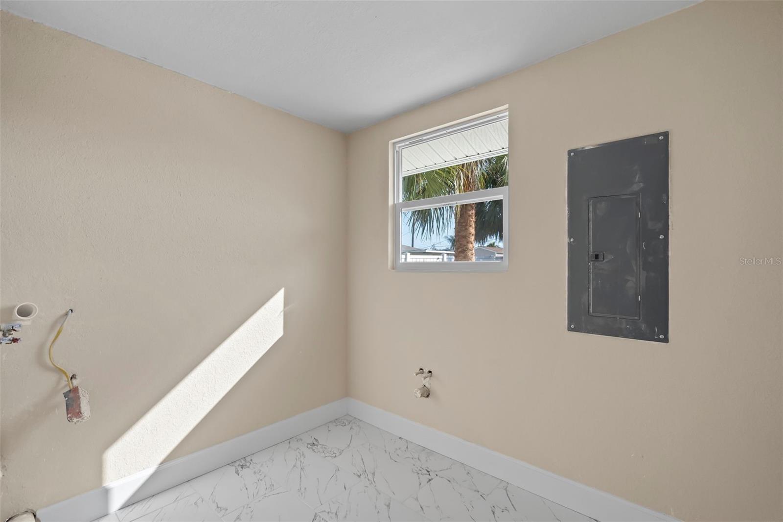 6211 CORNELL RD — photo 12