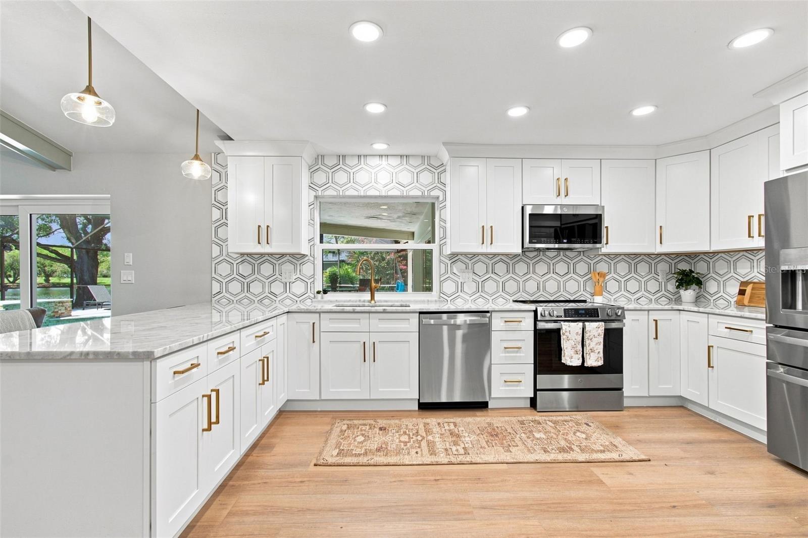 3126 EDGEMOOR DR — photo 8